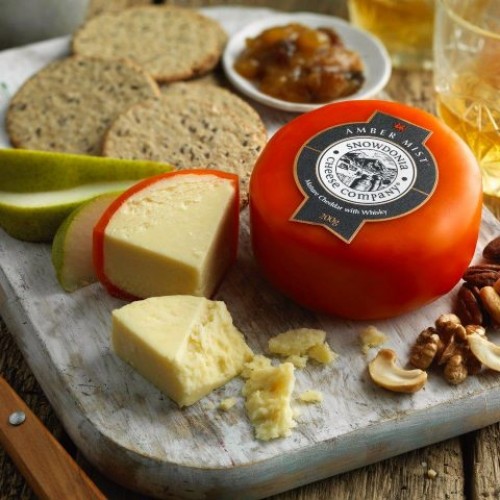 Snowdonia Amber Mist - Mature cheddar laced with whisky 200g (aged 14 months)