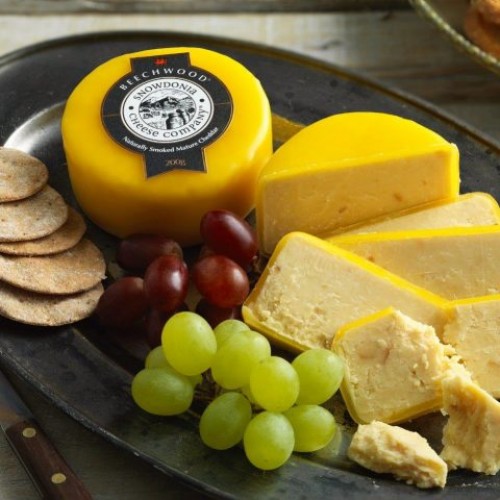 Snowdonia Beechwood - Naturally smoked creamy cheddar (aged 12 Months) 2KG